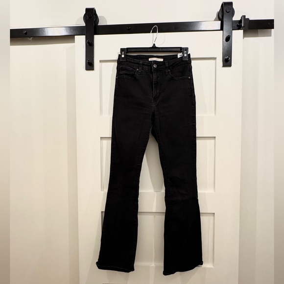 Levi's Women's 725 Bootcut Black Jeans - Picture 4 of 7